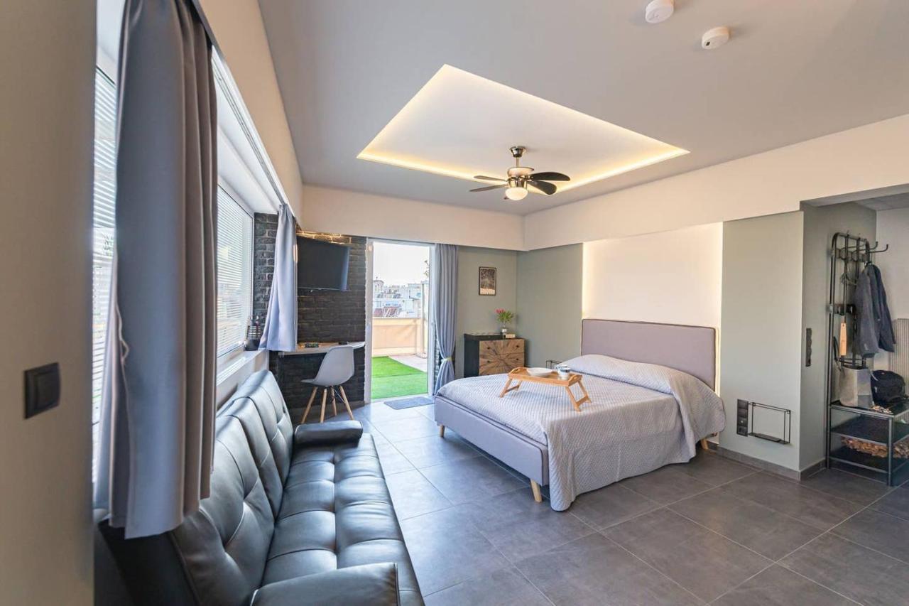 Tiny Central Penthouse, Big Terrace Kalamata Exterior photo